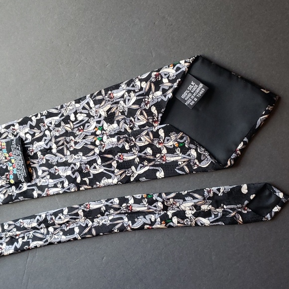 Bugs Bunny Looney Tunes 100% Silk Tie - Picture 3 of 8